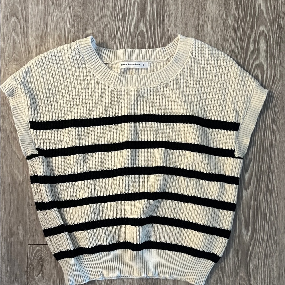 moon & madison Cream Ribbed Knit Sweater
